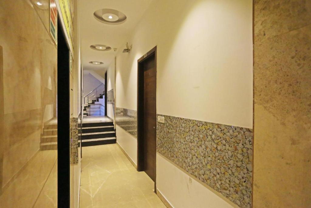 Hotel Urban Luxury Ню Делхи Екстериор снимка
